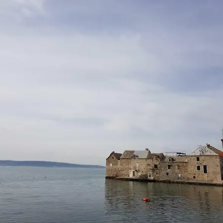 Apartments Kastela 公寓 *